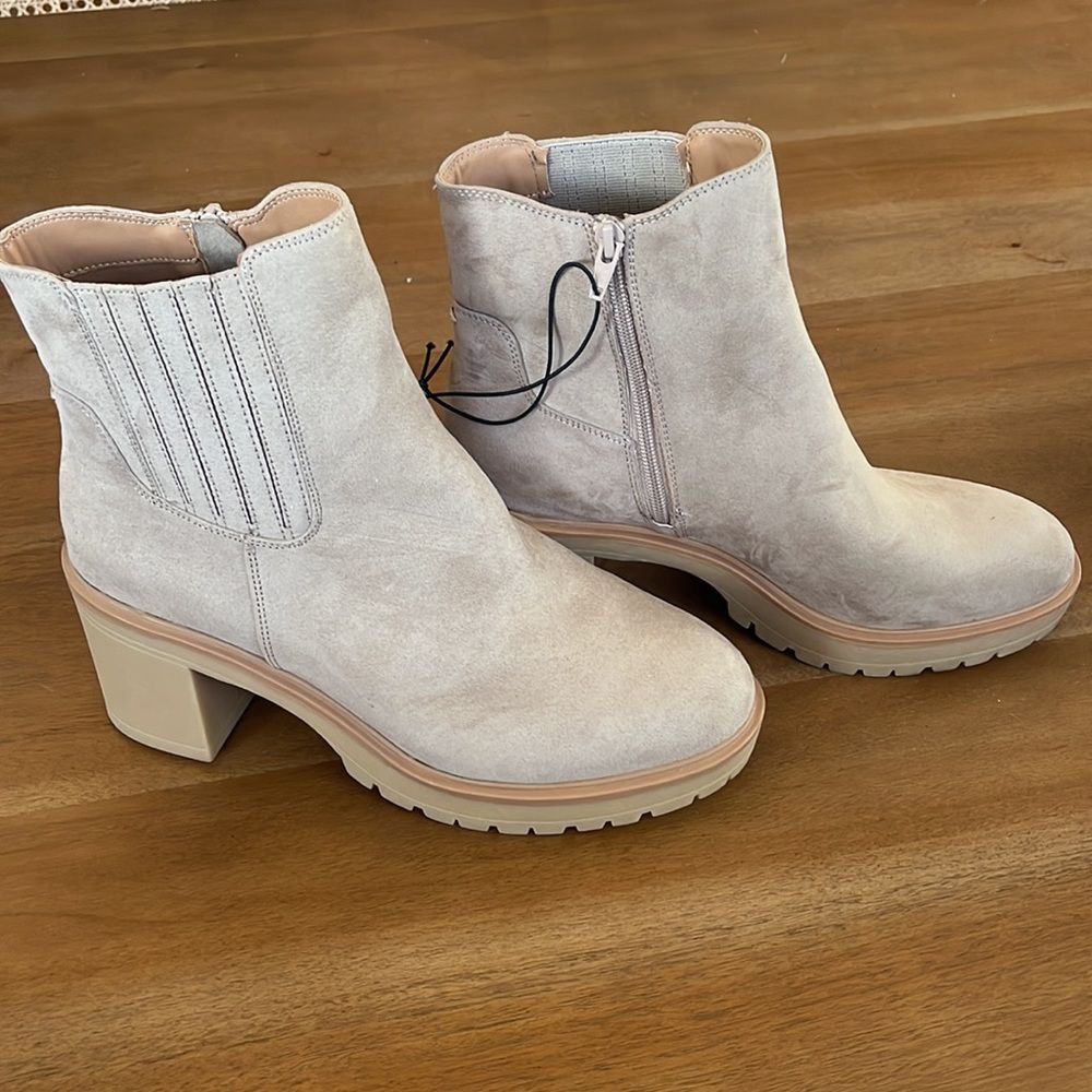 BNWT Women Boots Size 11